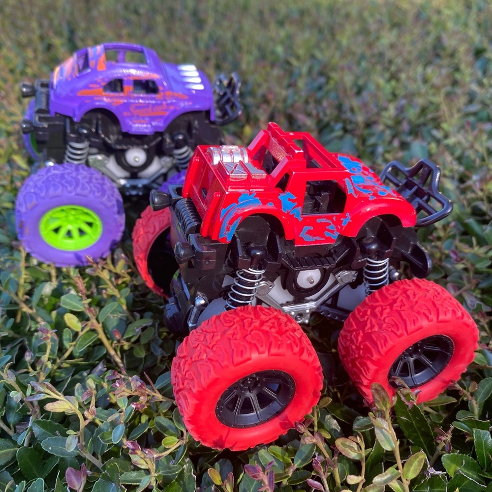 (2) Monster Trucks Friction Powered Push And Go Toy Purple & Red‎ Stunt Cars